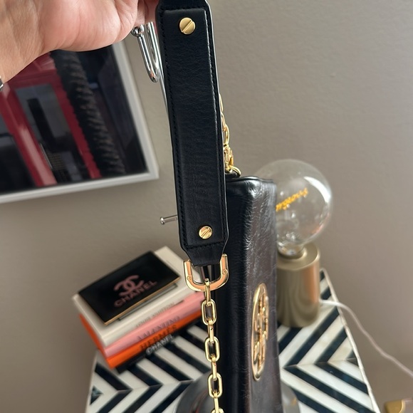 Tory Burch black shoulder purse - Picture 7 of 7
